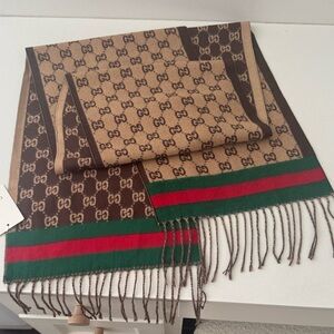 GG Classic Logo Scarf with Tan and Brown for Man or Woman